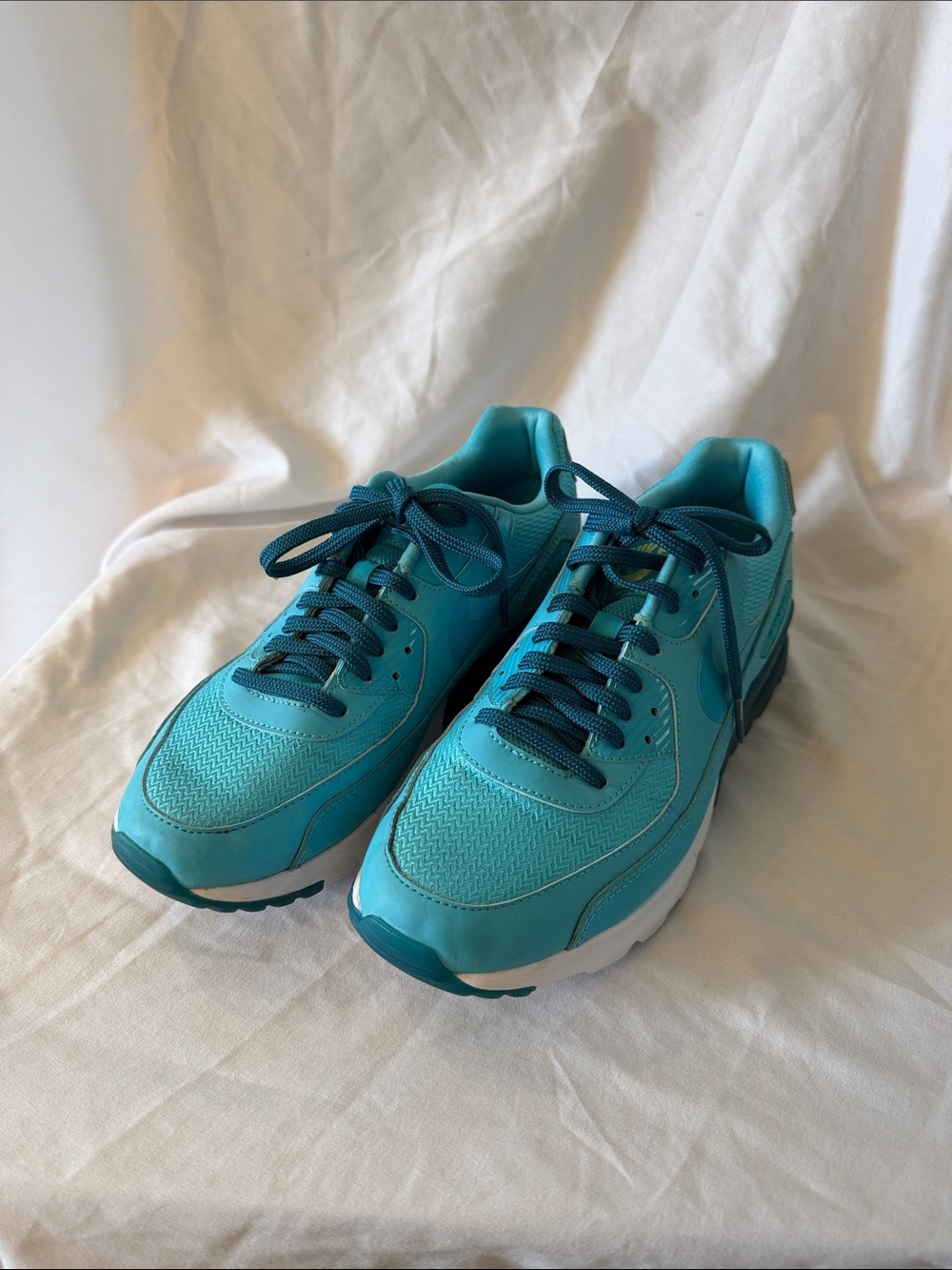 Nike Women’s Turquoise Athletic Sneakers